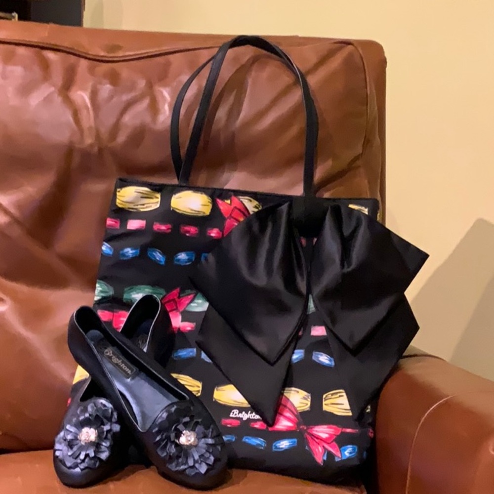 Brighton Carly SZ7 near new + free Take aBeau Tote